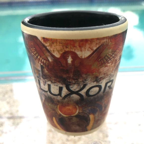 Las Vegas shot glasses set of 3 including Luxor hotel ceramic collectible - Picture 3 of 7